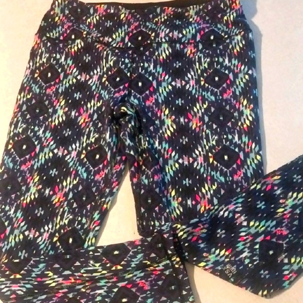 Victoria's Secret Black Leggings with Geometric Design